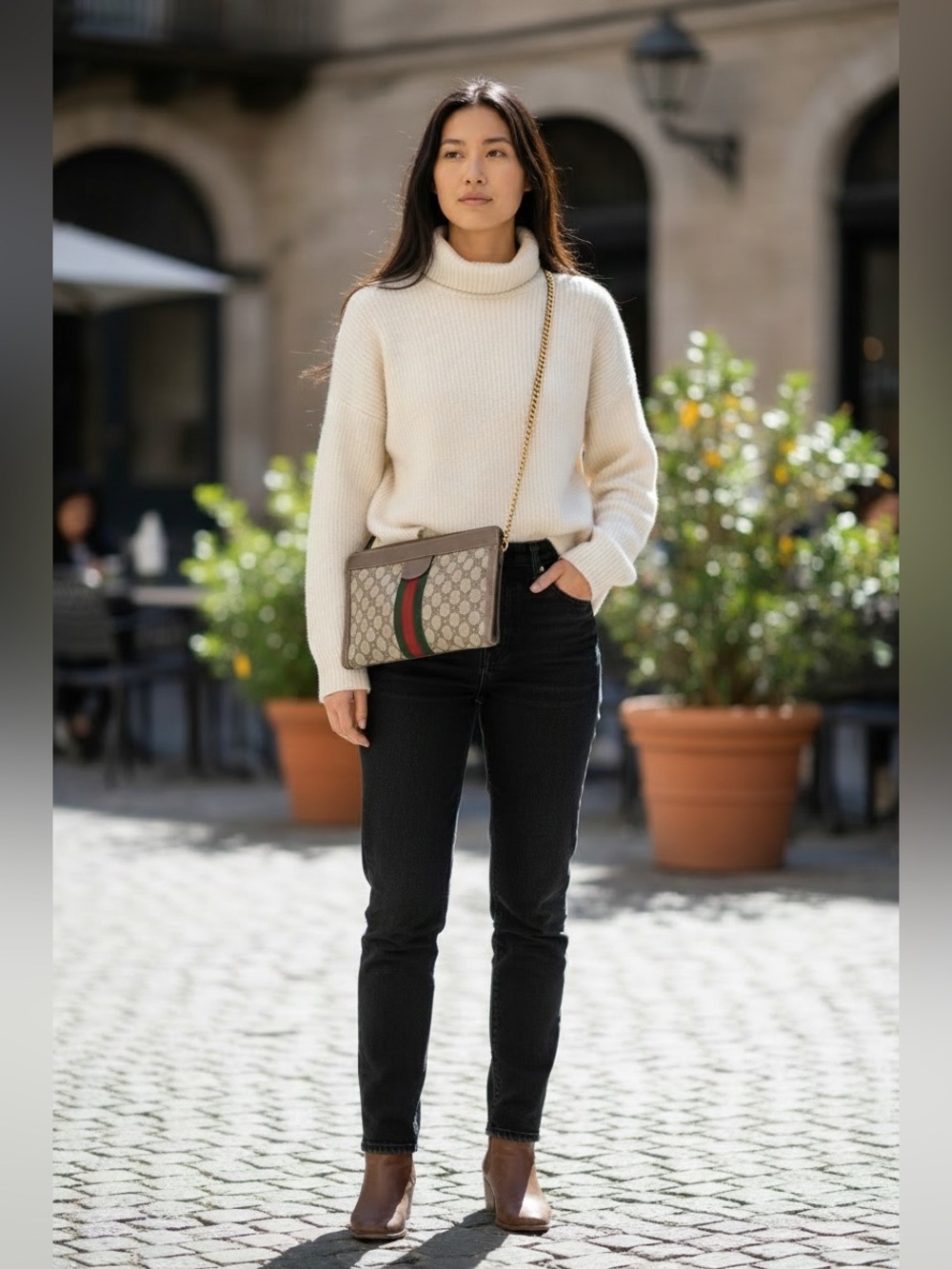 Gucci Sherry Line Beige/Brown Monogram Clutch/Crossbody Bag 11”x8”x3” - Picture 1 of 15